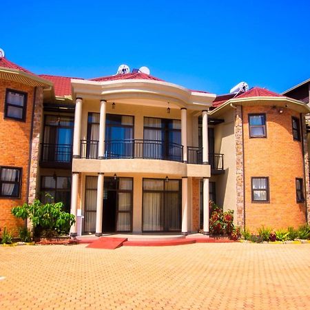 Quality Inn Hotel Кигали Экстерьер фото