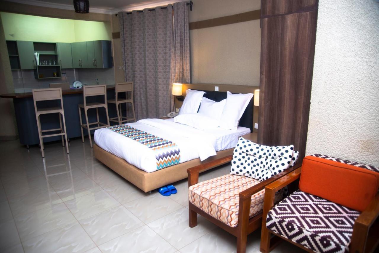 Quality Inn Hotel Кигали Экстерьер фото