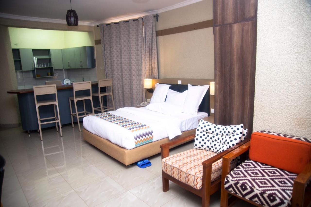 Quality Inn Hotel Кигали Экстерьер фото