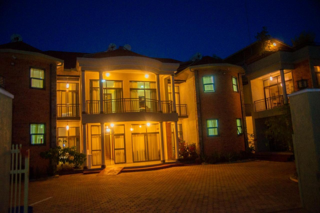 Quality Inn Hotel Кигали Экстерьер фото