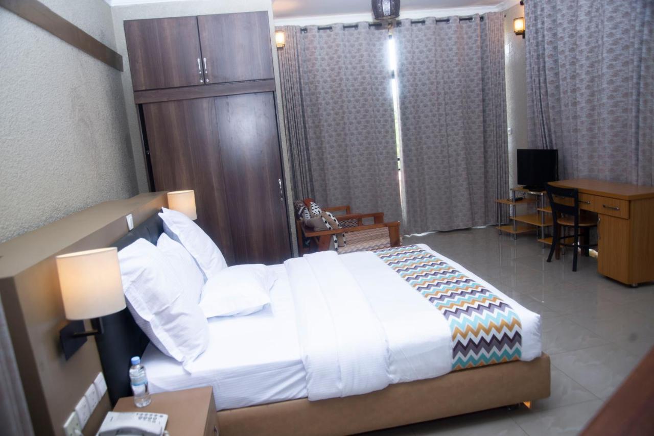 Quality Inn Hotel Кигали Экстерьер фото